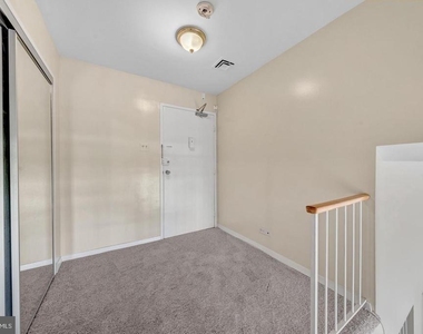 1200 Nash Street - Photo Thumbnail 3