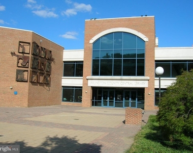 3800 Fairfax Drive - Photo Thumbnail 27
