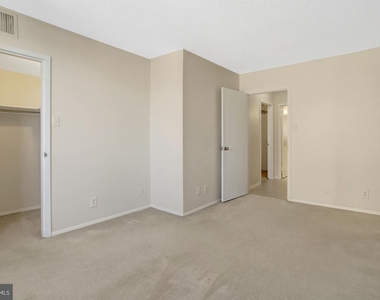 3800 Fairfax Drive - Photo Thumbnail 10
