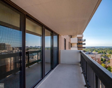 3800 Fairfax Drive - Photo Thumbnail 15