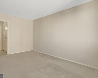 3800 Fairfax Drive - Photo Thumbnail 12