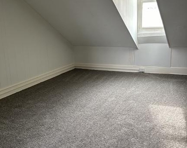 419 W King Street - Photo Thumbnail 3