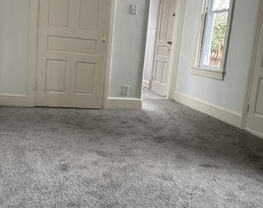419 W King Street - Photo Thumbnail 8
