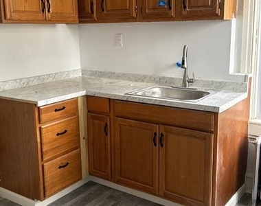 419 W King Street - Photo Thumbnail 4
