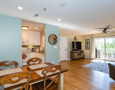 244 N 2nd Street - Photo Thumbnail 4