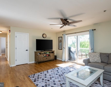 244 N 2nd Street - Photo Thumbnail 5