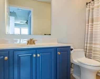 244 N 2nd Street - Photo Thumbnail 17