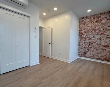 1723 N 25th Street - Photo Thumbnail 7