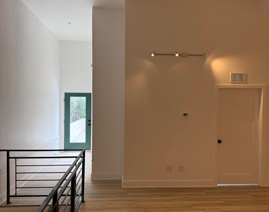 4320 Germantown Avenue - Photo Thumbnail 11