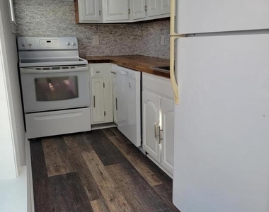 1617 Green Street - Photo Thumbnail 4