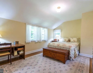 230 Sinkler Drive - Photo Thumbnail 24