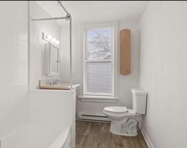 524 N 16th Street - Photo Thumbnail 4
