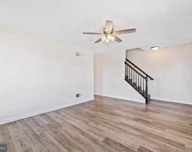 8 Heath Cir - Photo Thumbnail 11