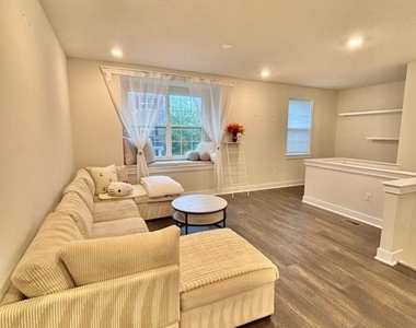 118 Annapolis Street - Photo Thumbnail 2