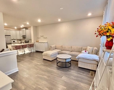 118 Annapolis Street - Photo Thumbnail 3