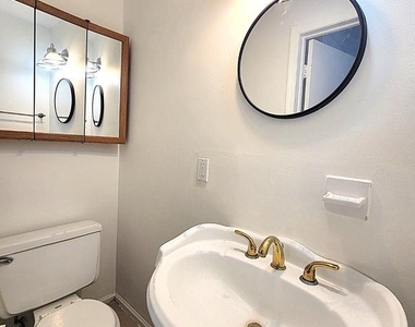 21 Greenfield Drive - Photo Thumbnail 4