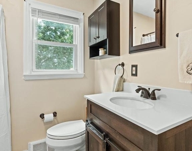 28 Drexel Avenue - Photo Thumbnail 17