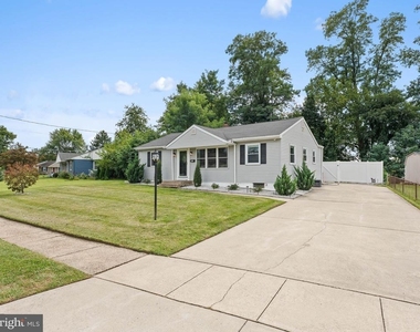 28 Drexel Avenue - Photo Thumbnail 2