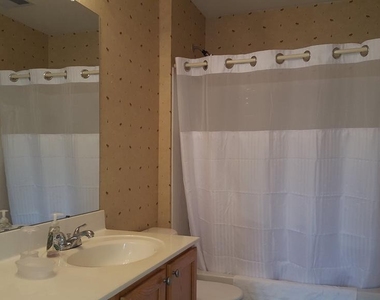 20010 Farmingdale Court - Photo Thumbnail 16