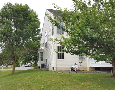 20010 Farmingdale Court - Photo Thumbnail 8