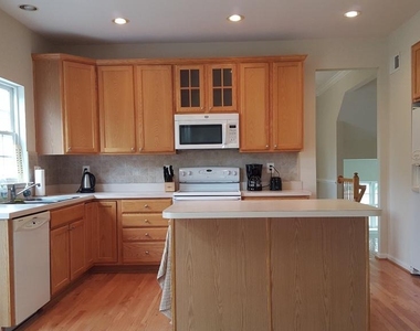 20010 Farmingdale Court - Photo Thumbnail 6