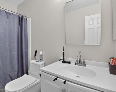 6918 Flag Harbor Drive - Photo Thumbnail 14