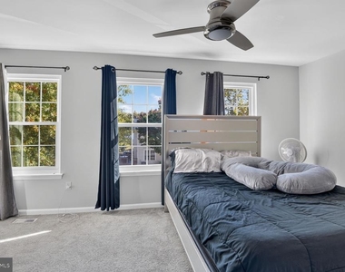 6918 Flag Harbor Drive - Photo Thumbnail 9