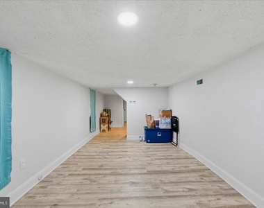 4318 Lawrence Street - Photo Thumbnail 26