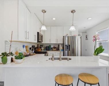 4318 Lawrence Street - Photo Thumbnail 12