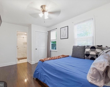 4318 Lawrence Street - Photo Thumbnail 15