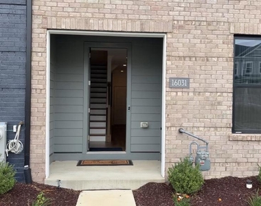 16031 Hyde Park Place - Photo Thumbnail 2