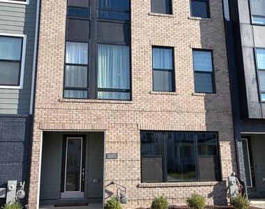 16031 Hyde Park Place - Photo Thumbnail 1