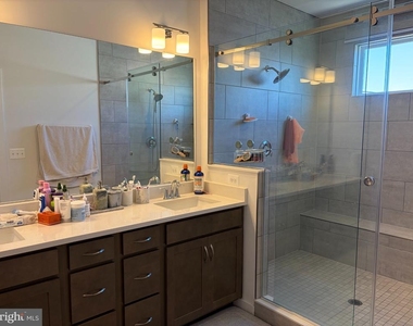 16031 Hyde Park Place - Photo Thumbnail 16