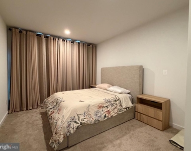 16031 Hyde Park Place - Photo Thumbnail 21