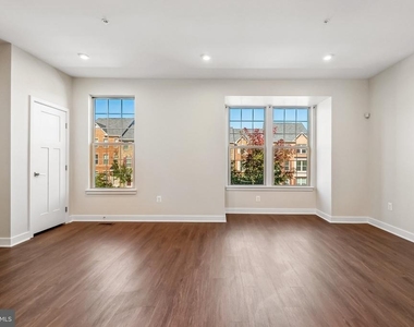 5904 Richmanor Terrace - Photo Thumbnail 7