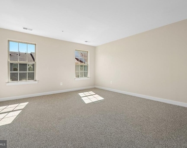 5904 Richmanor Terrace - Photo Thumbnail 20
