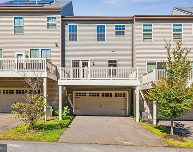5904 Richmanor Terrace - Photo Thumbnail 3