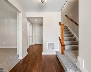 5904 Richmanor Terrace - Photo Thumbnail 13