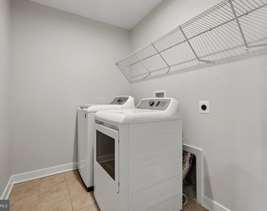 5904 Richmanor Terrace - Photo Thumbnail 17