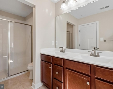 5904 Richmanor Terrace - Photo Thumbnail 23