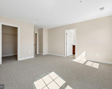 5904 Richmanor Terrace - Photo Thumbnail 21