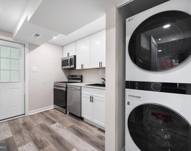 8504 Farrell Drive - Photo Thumbnail 9