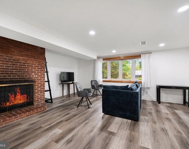 8504 Farrell Drive - Photo Thumbnail 2