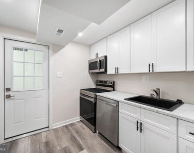 8504 Farrell Drive - Photo Thumbnail 5