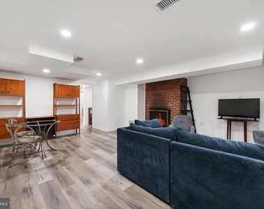 8504 Farrell Drive - Photo Thumbnail 3