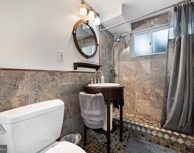 8504 Farrell Drive - Photo Thumbnail 7