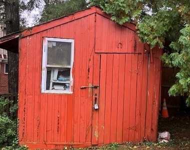 8504 Farrell Drive - Photo Thumbnail 10