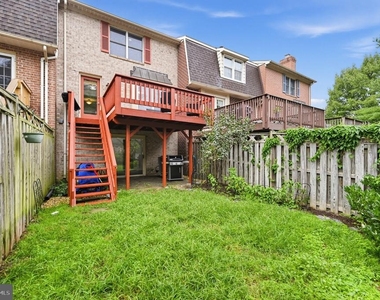 8006 Broken Reed Court - Photo Thumbnail 2
