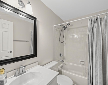 8006 Broken Reed Court - Photo Thumbnail 24