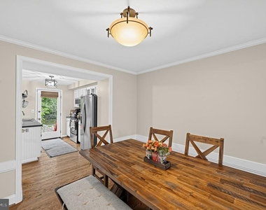 8006 Broken Reed Court - Photo Thumbnail 14